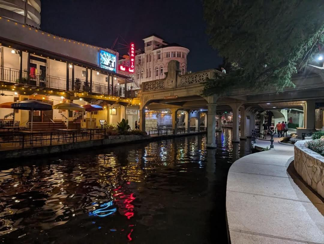 Viva Fiesta Condo On San Antonio Riverwalk Bagian luar foto