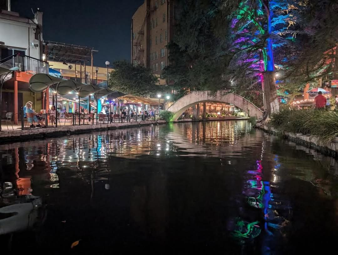 Viva Fiesta Condo On San Antonio Riverwalk Bagian luar foto